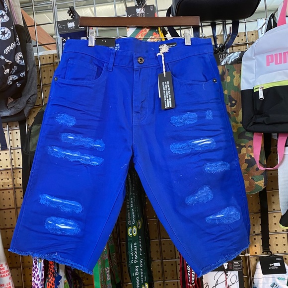 Shorts - Picture 3 of 4